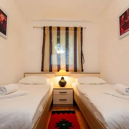 Apartment 15 Malinska