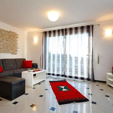 15 Apartment *