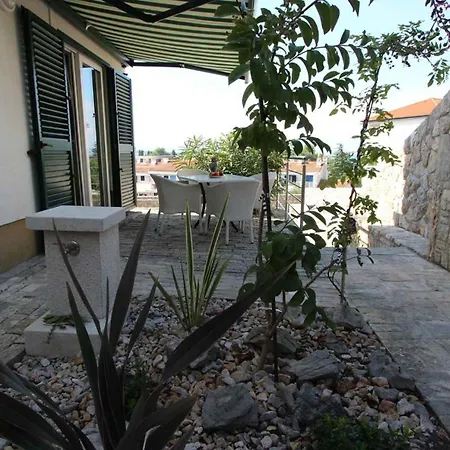 Apartment 15 *